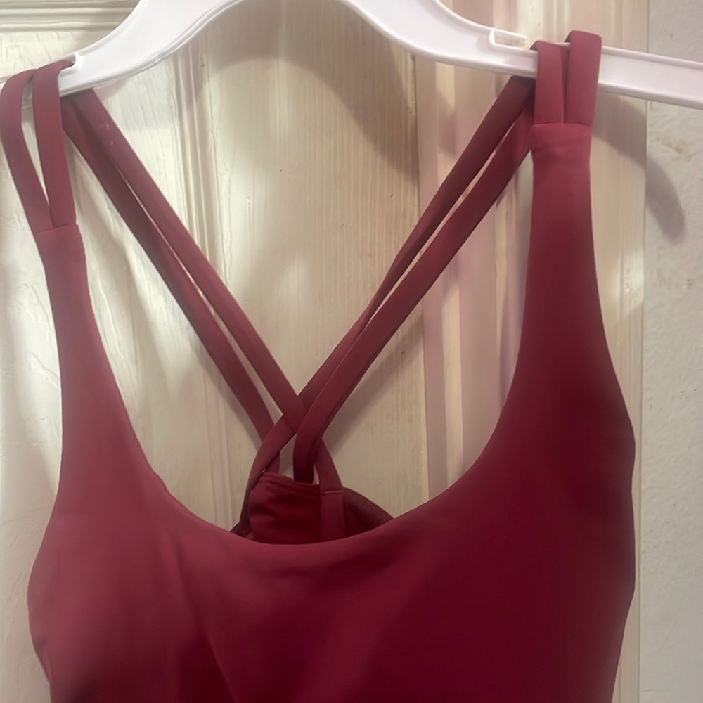Crisscross back Lululemon Sports Bra Fits size M-L